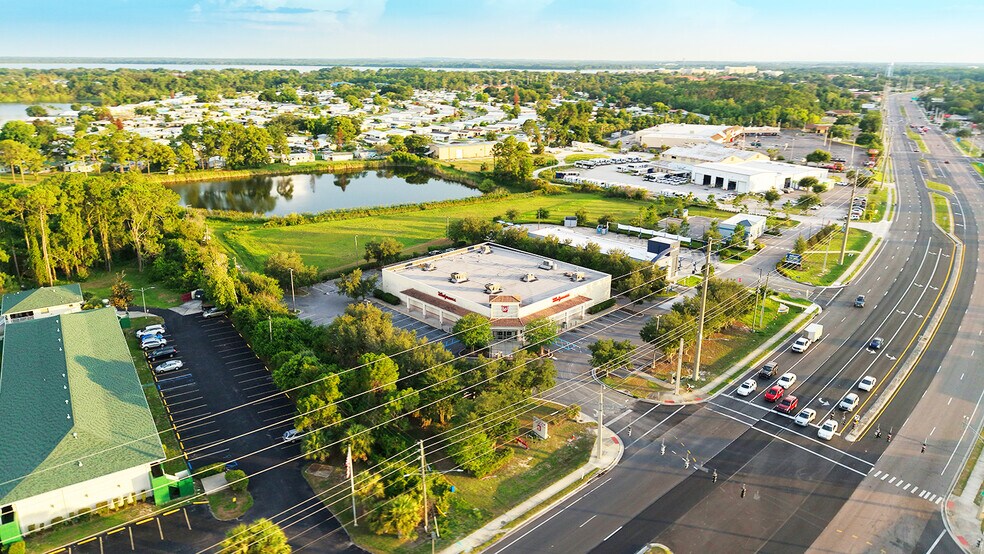 680 E Burleigh Blvd, Tavares, FL à vendre - Photo de l’immeuble – Image 1 sur 7