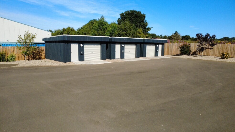 6 Brent Av, Montrose à louer - Photo de l’immeuble – Image 3 sur 5