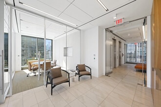 106 W 56th St, New York, NY à louer Photo intérieure– Image 2 sur 6