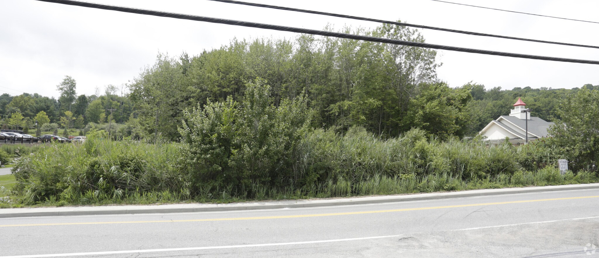 1075 Stoneleigh Ave, Carmel, NY à vendre Photo principale– Image 1 sur 3
