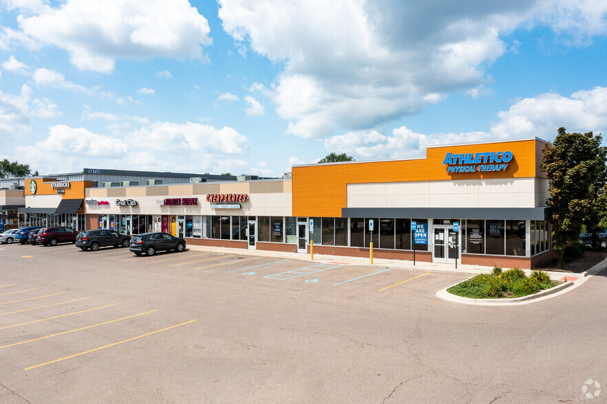 17032-17094 Fort St, Riverview, MI à louer - Photo de l’immeuble – Image 1 sur 18