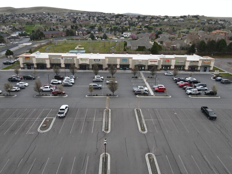 2909 S Quillan St, Kennewick, WA à vendre - Photo principale – Image 1 sur 6