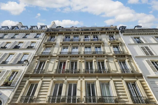 Plus de détails pour 20 Rue Saint-Lazare, Paris - Bureau à louer