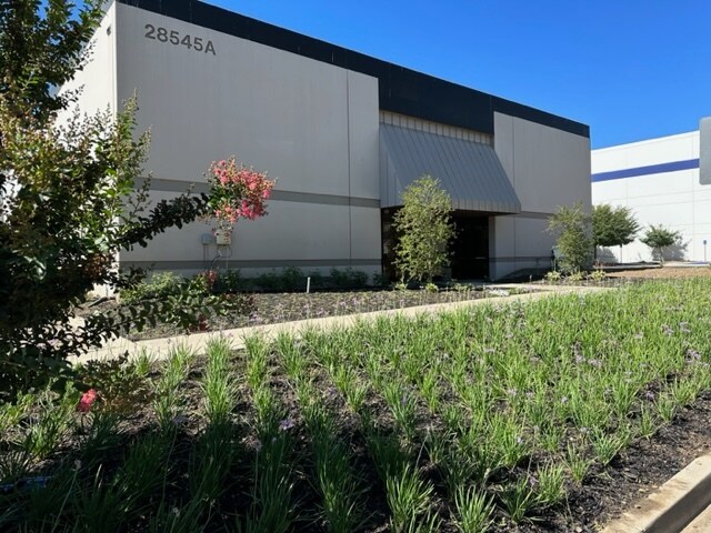 28545 Felix Valdez Ave, Temecula, CA à louer - Photo de l’immeuble – Image 2 sur 15