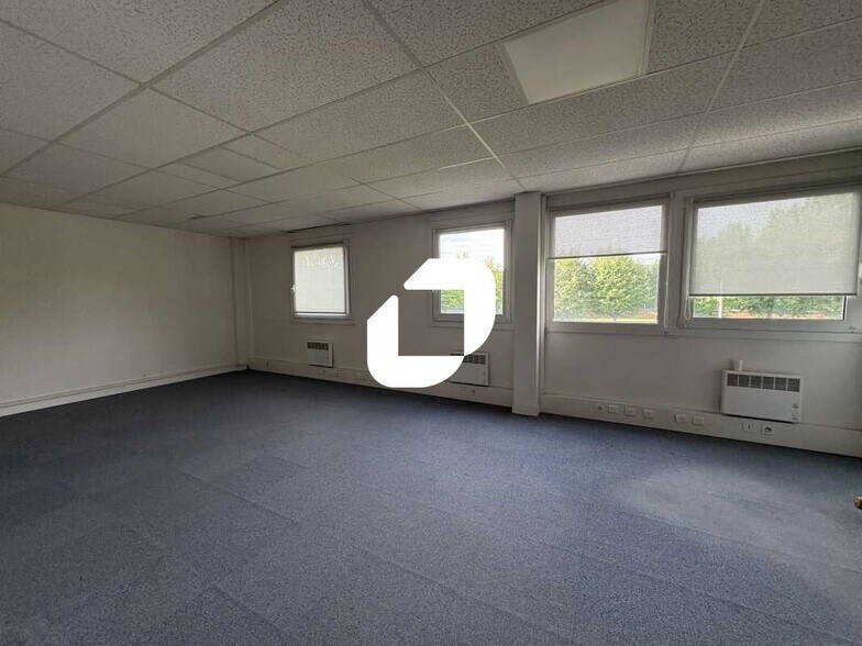 Bureau dans Bièvres à louer - Photo intérieure – Image 2 sur 14