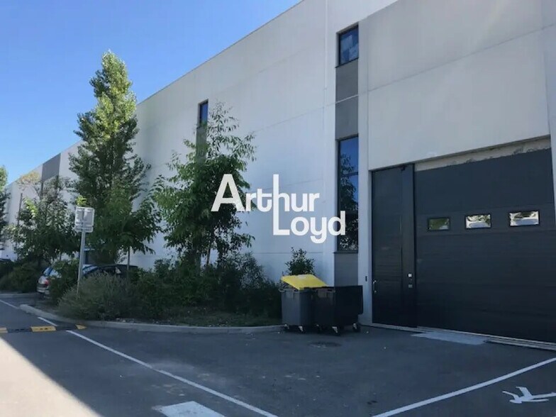Local commercial dans SOPHIA ANTIPOLIS à louer - Photo de l’immeuble – Image 2 sur 3