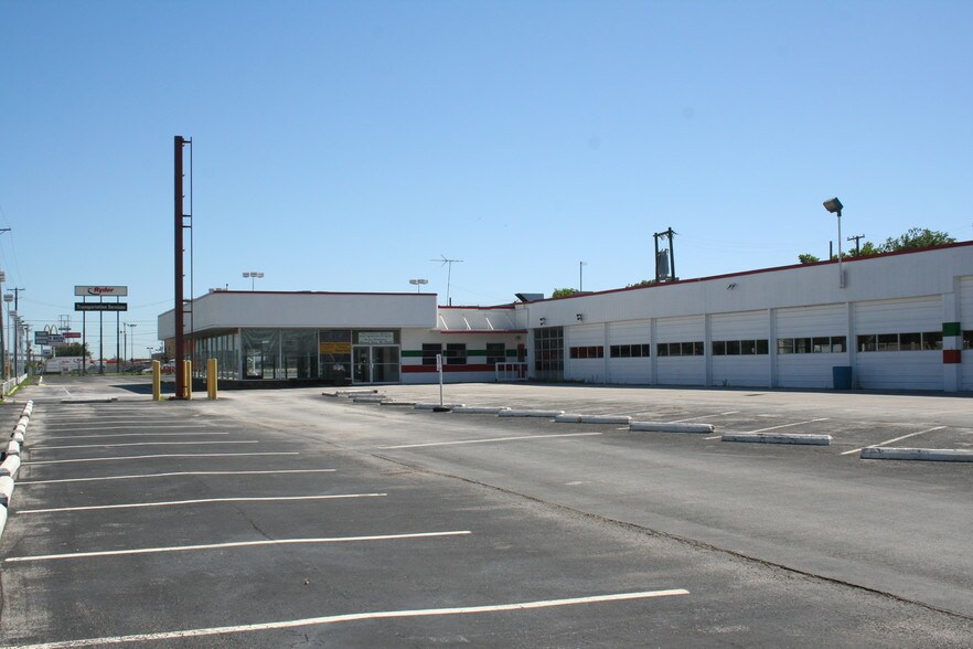 4500 South Fwy, Fort Worth, TX à louer - Photo de l’immeuble – Image 2 sur 7
