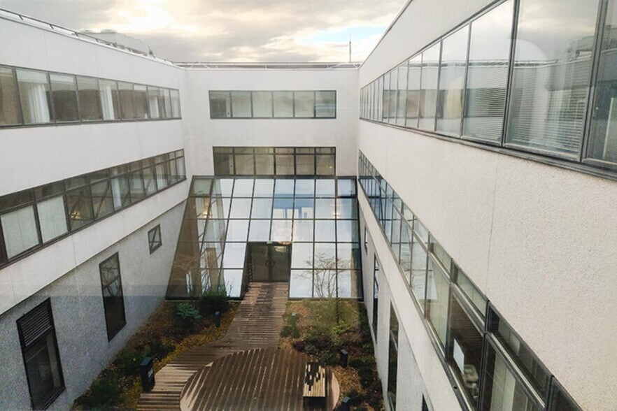 56 Rue Des Hautes Pâtures, Nanterre à louer - Photo de l’immeuble – Image 3 sur 7