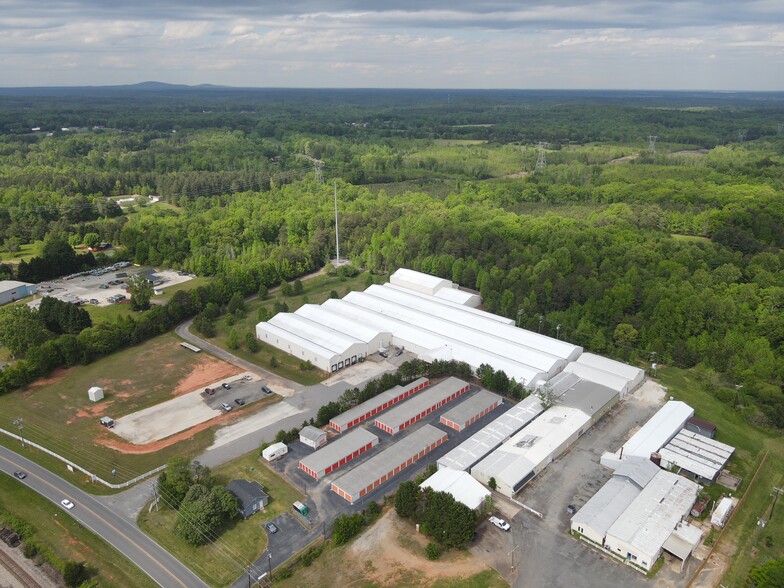3838 Charles Raper Jonas Hwy, Stanley, NC à louer - Photo de l’immeuble – Image 2 sur 7