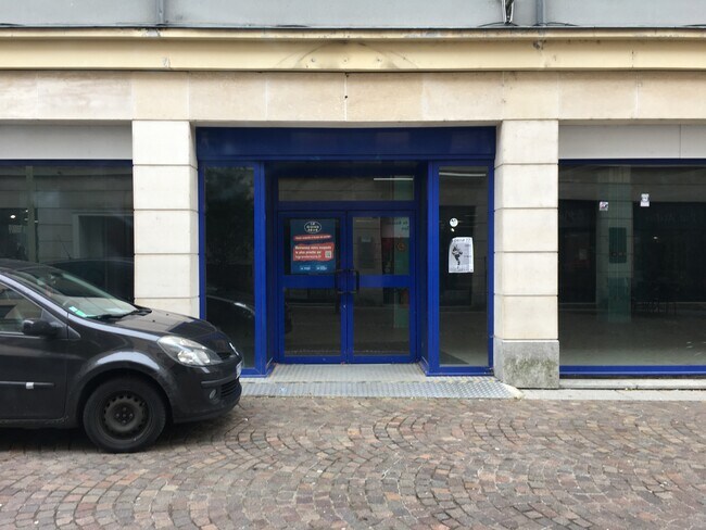 Plus de détails pour 10 Rue De Velotte, Montbéliard - Local commercial à louer