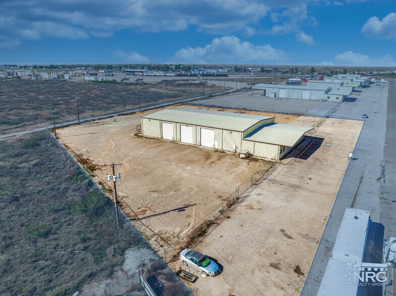 2804 S County Road 1242, Midland, TX à louer - Photo de l’immeuble – Image 2 sur 10
