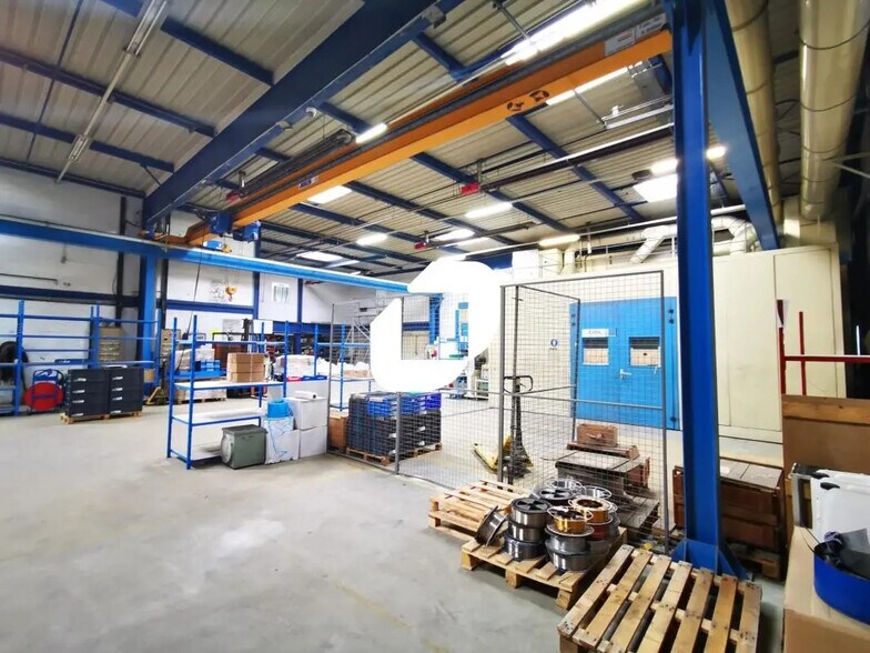 Local d’activités dans Chelles à louer - Photo intérieure – Image 2 sur 8