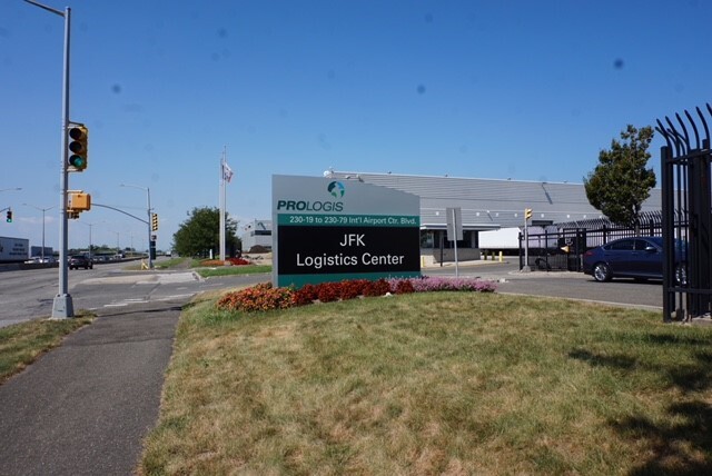 230-39 International Airport Ctr Blvd, Springfield Gardens, NY à louer Photo de l’immeuble– Image 1 sur 3