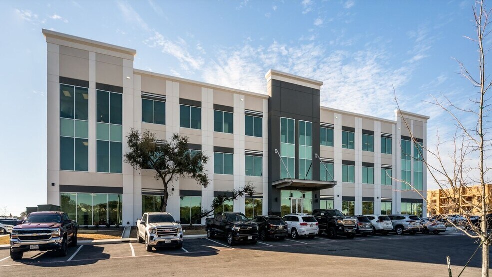 3239 N Loop 1604, San Antonio, TX à louer - Photo de l’immeuble – Image 2 sur 6