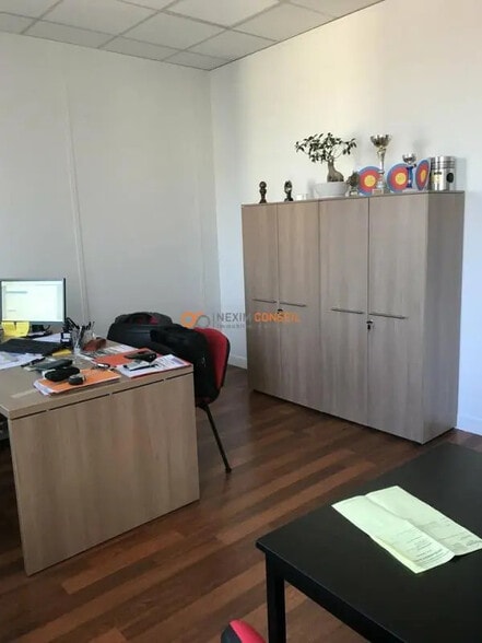 Bureau dans Saint-Ouen-sur-Seine à louer - Photo de l’immeuble – Image 2 sur 5