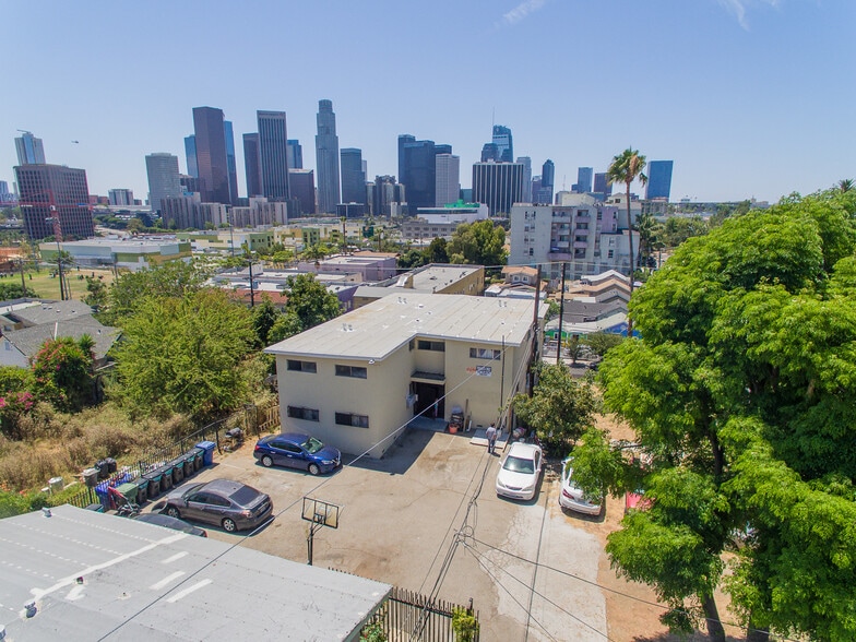1223 W Court St, Los Angeles, CA à vendre - Photo de l’immeuble – Image 2 sur 23