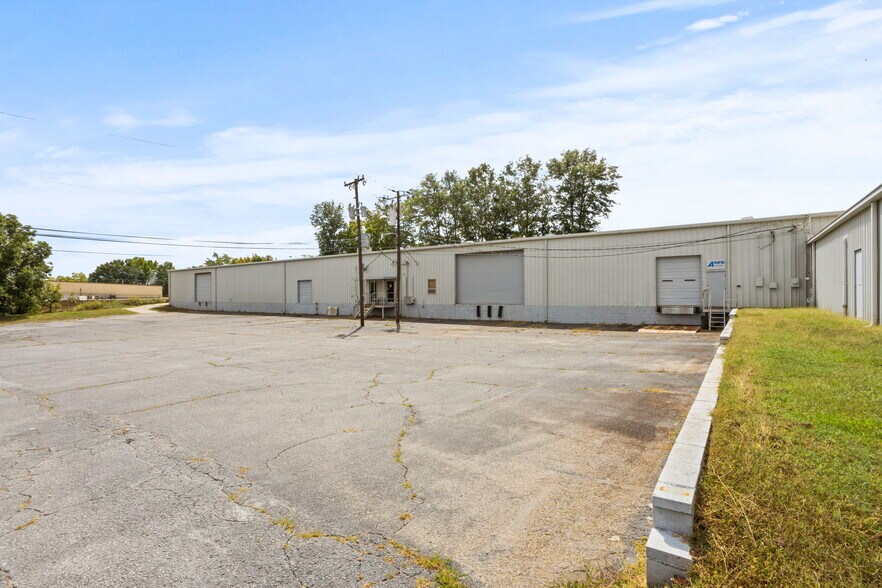 201 Greer Dr, Simpsonville, SC à vendre - Photo de l’immeuble – Image 3 sur 17