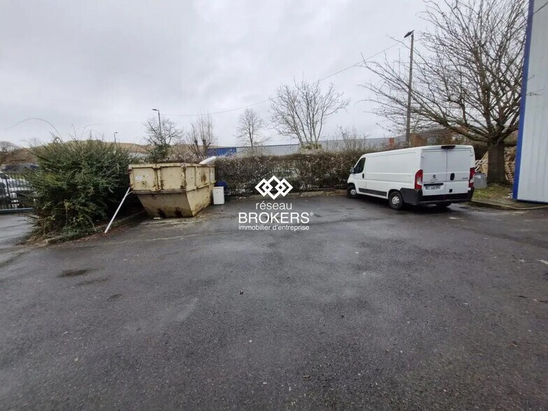 Industriel/Logistique dans Chelles à louer - Photo de l’immeuble – Image 3 sur 5
