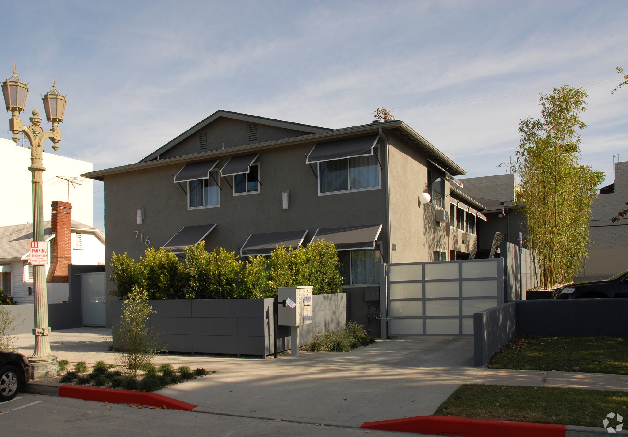 716 Cole Ave, Los Angeles, CA à vendre Photo principale– Image 1 sur 4