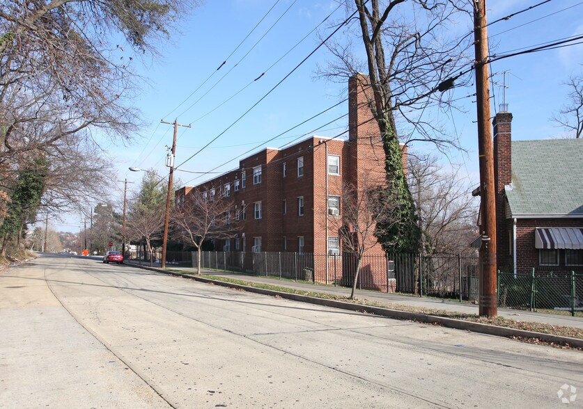 39 Mississippi Ave SE, Washington, DC à vendre - Photo principale – Image 1 sur 2