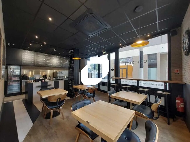 Plus de détails pour Local commercial à vendre