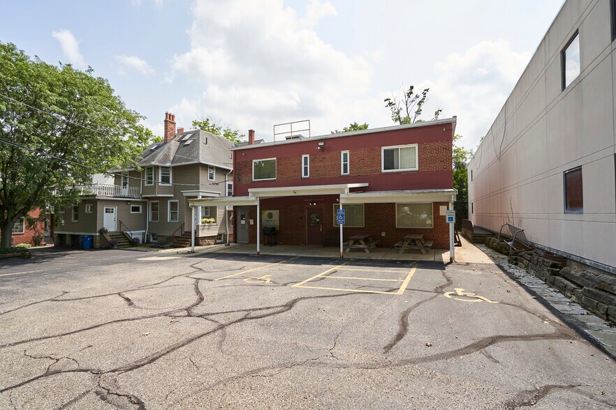 661 W Market St, Akron, OH à vendre - Photo de l’immeuble – Image 3 sur 10