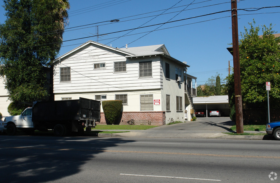 14737 Vanowen St, Van Nuys, CA à vendre - Photo principale – Image 1 sur 14