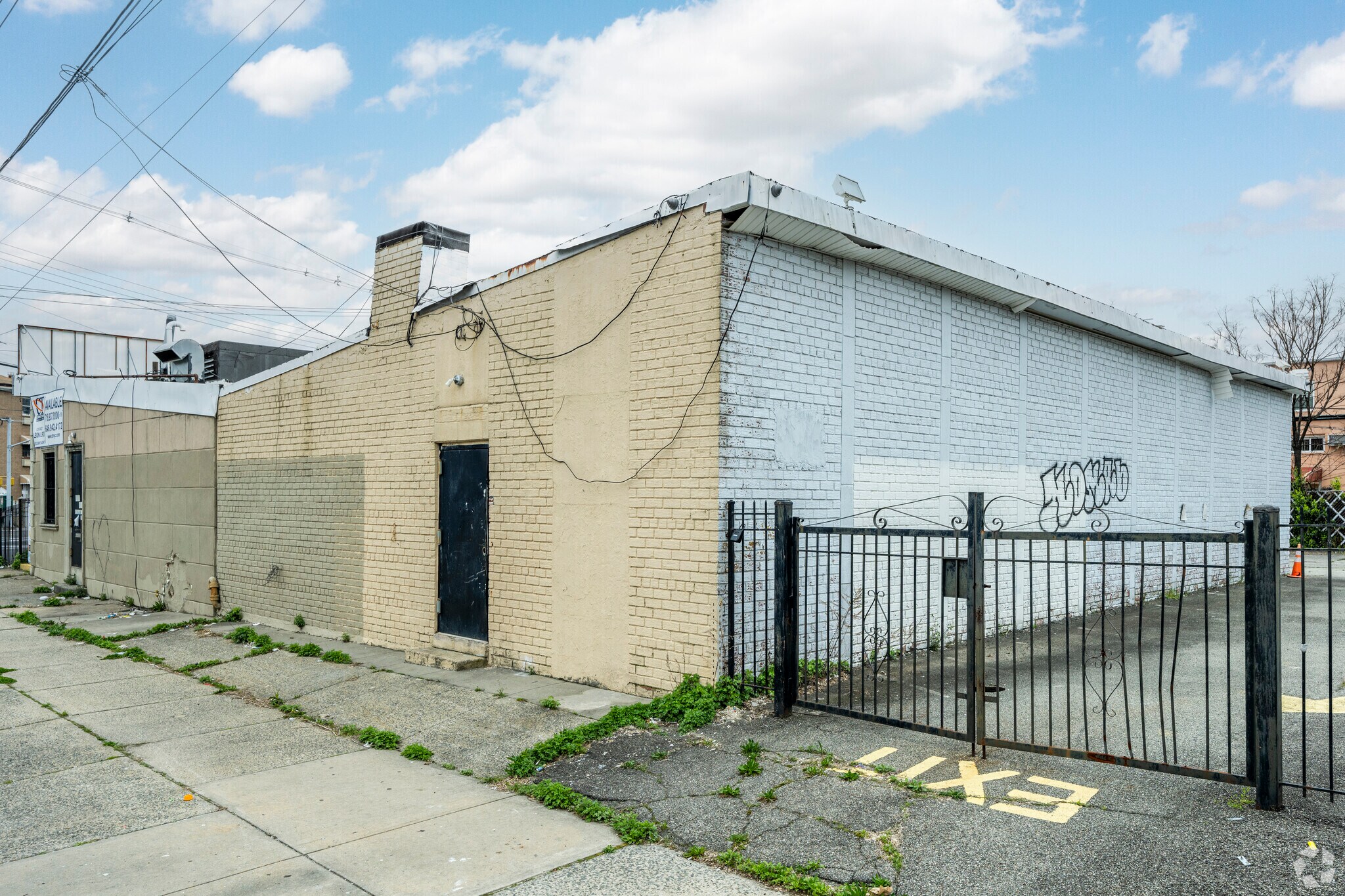 5321 Flatlands, Brooklyn, NY à vendre Photo de l’immeuble– Image 1 sur 8