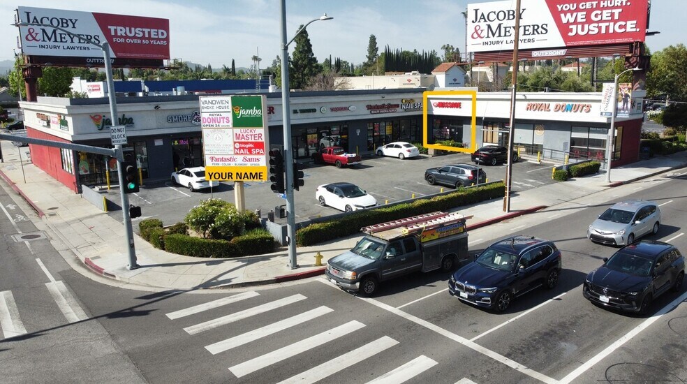 22800-22814 Victory Blvd, Woodland Hills, CA à louer - Photo principale – Image 1 sur 22