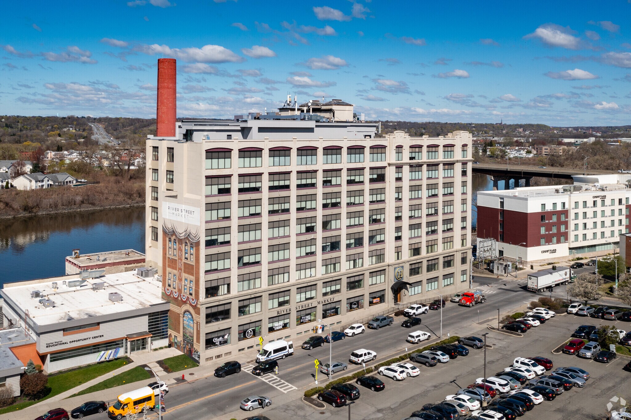 433 River St, Troy, NY à louer Photo principale– Image 1 sur 5