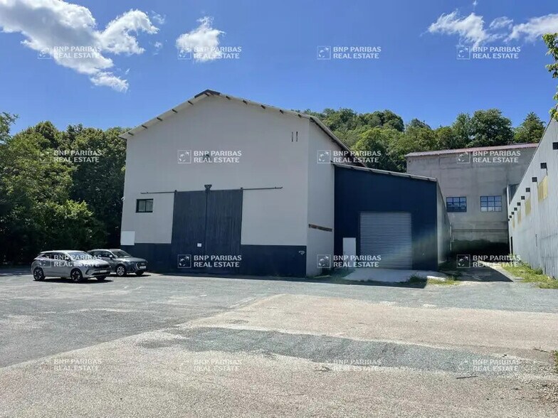 Local d'activités dans Tullins à vendre - Photo de l’immeuble – Image 2 sur 9