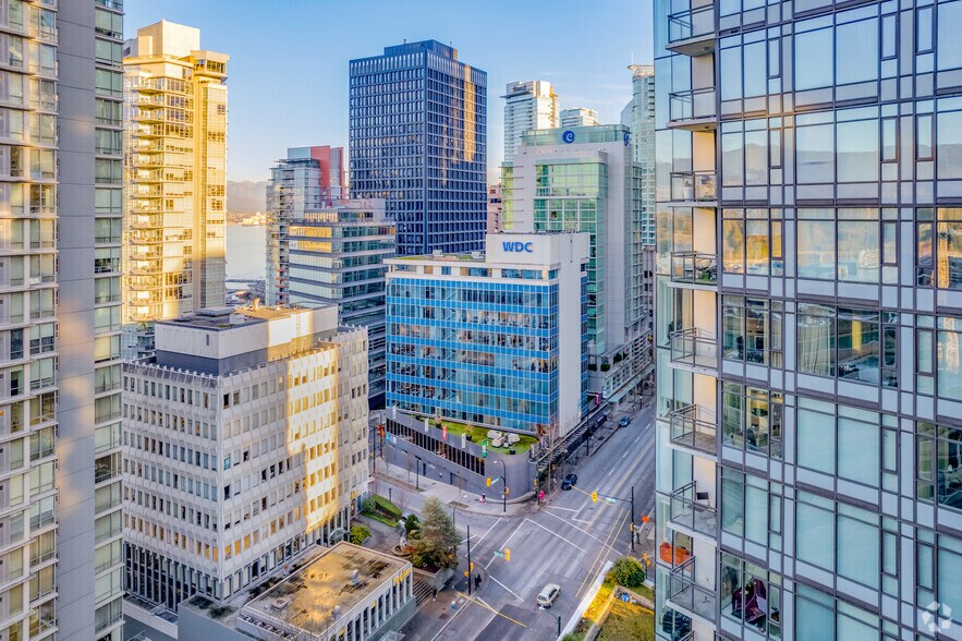 1199 W Pender St, Vancouver, BC à vendre - Photo de l’immeuble – Image 2 sur 4