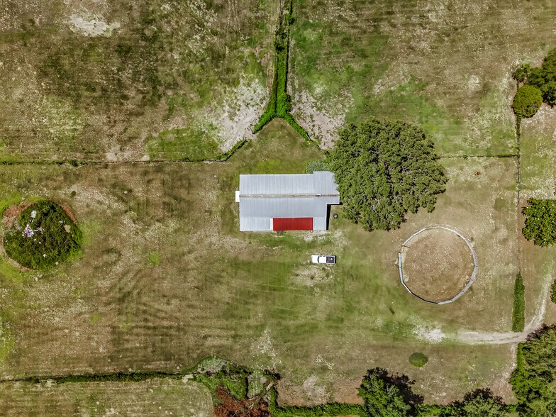 41204 Emeralda Island Rd, Leesburg, FL à vendre - Photo de l’immeuble – Image 2 sur 22