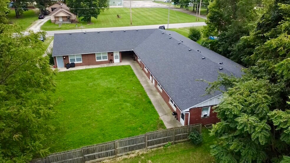 709 S Hutchinson Ave, Muncie, IN à vendre - Photo de l’immeuble – Image 2 sur 5