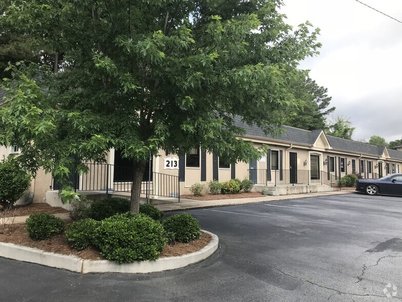 188 Upper Riverdale Rd, Jonesboro, GA à louer - Photo principale – Image 2 sur 40