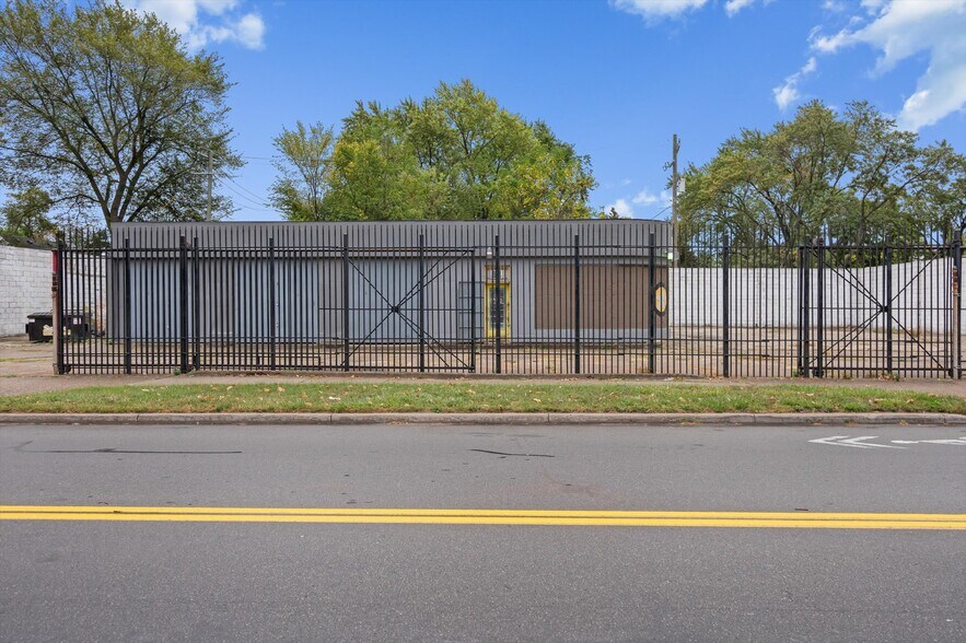 1750 E State Fair, Highland Park, MI à vendre - Photo de l’immeuble – Image 2 sur 9