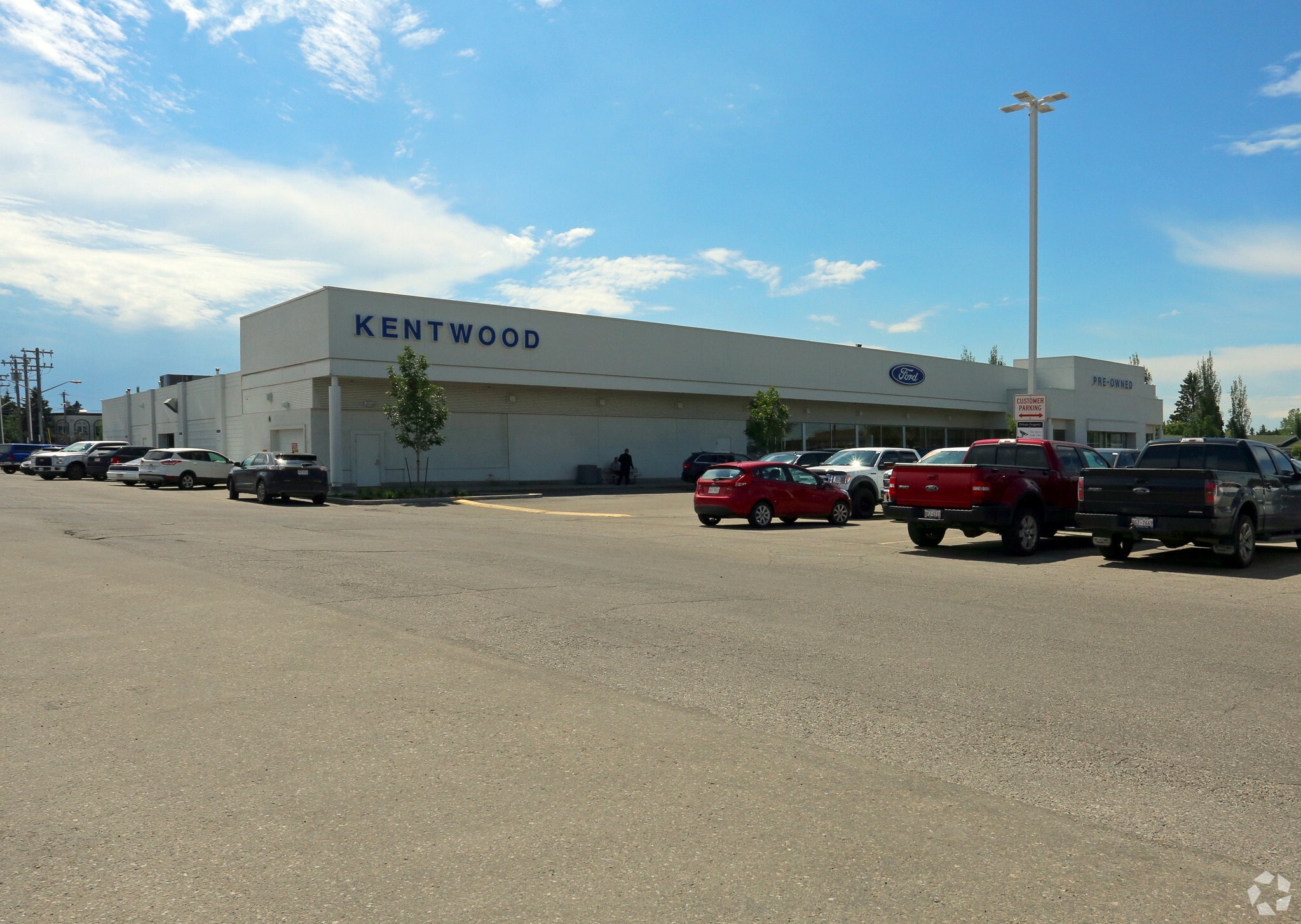 10105 137th Ave NW, Edmonton, AB à vendre Photo principale– Image 1 sur 8