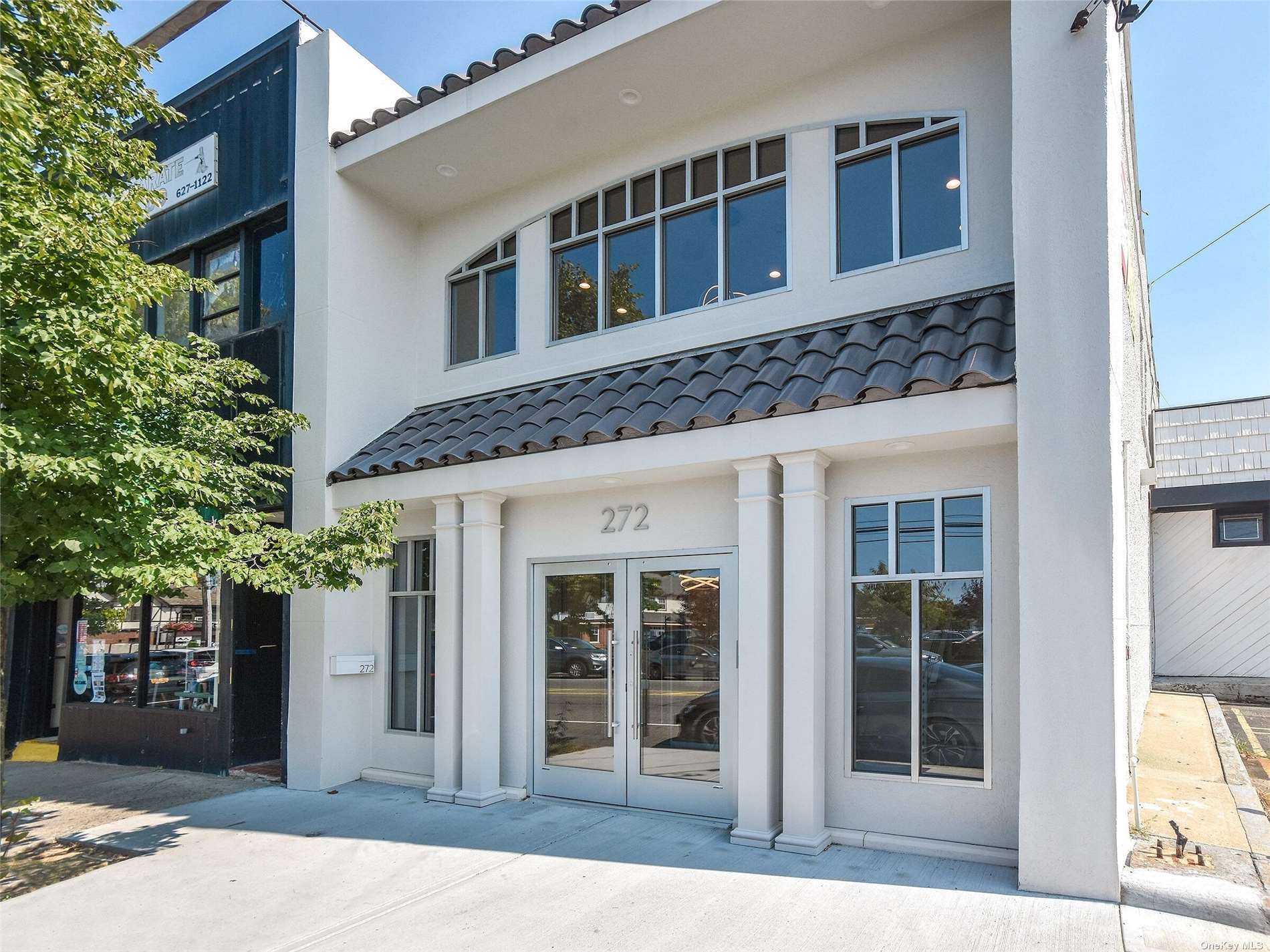 272 Plandome Rd, Manhasset, NY à louer Photo principale– Image 1 sur 8