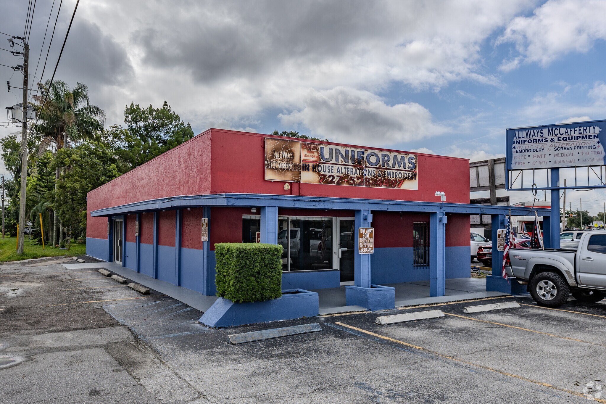 6399 Haines Rd, Saint Petersburg, FL à louer Photo principale– Image 1 sur 37