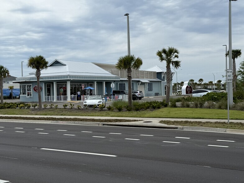 335 Beachfront Dr, Saint Johns, FL à louer - Photo de l’immeuble – Image 3 sur 10