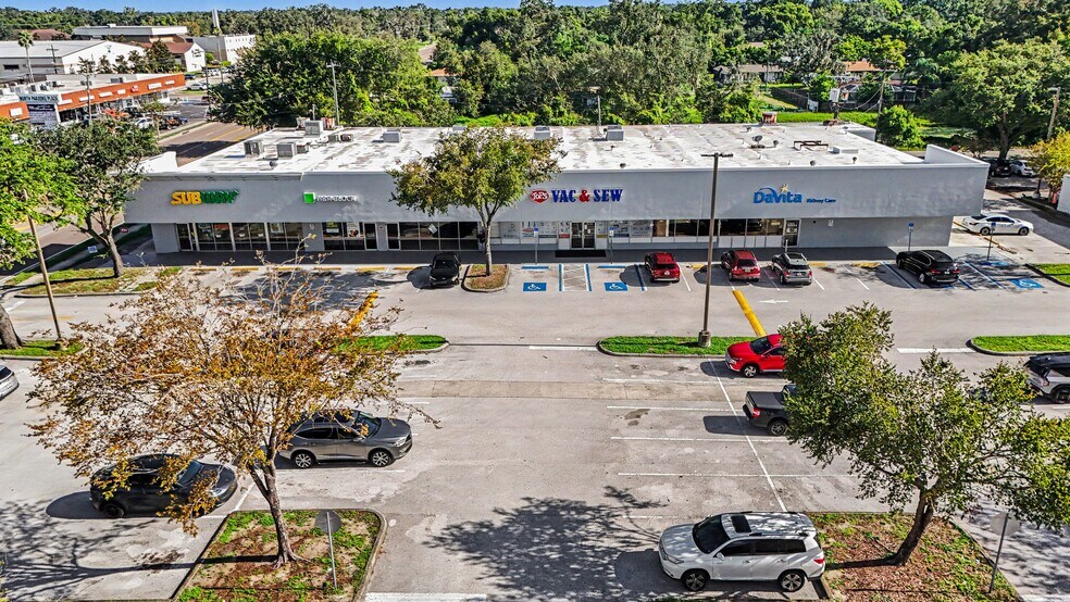 108-120 E Brandon Blvd, Brandon, FL à louer - Photo de l’immeuble – Image 3 sur 12