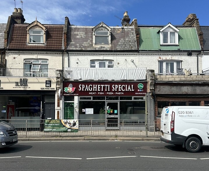 107-107A Friern Barnet Rd, Londres à louer - Photo principale – Image 1 sur 6