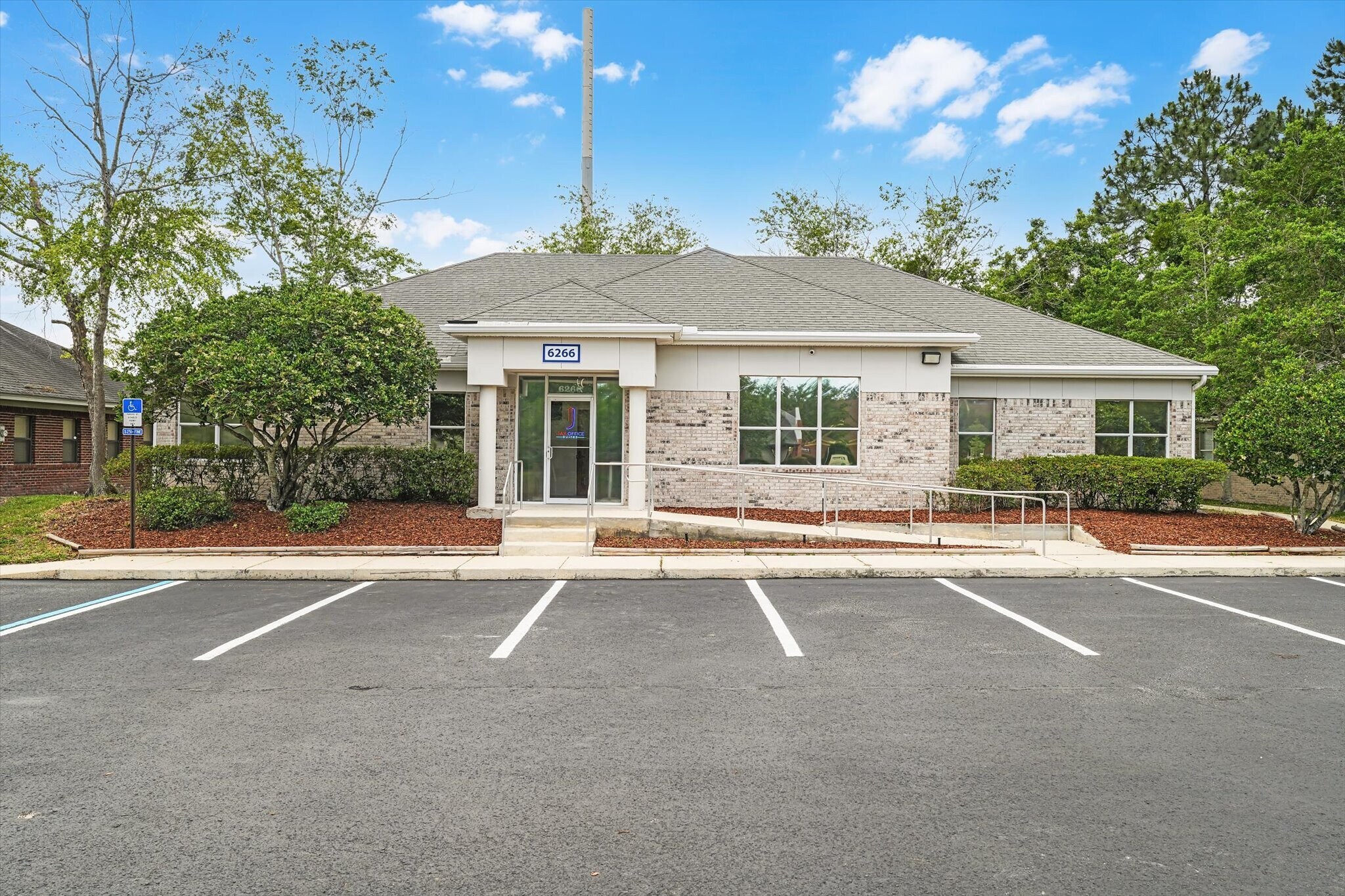 6266 Dupont Station Ct, Jacksonville, FL à louer Photo de l’immeuble– Image 1 sur 35