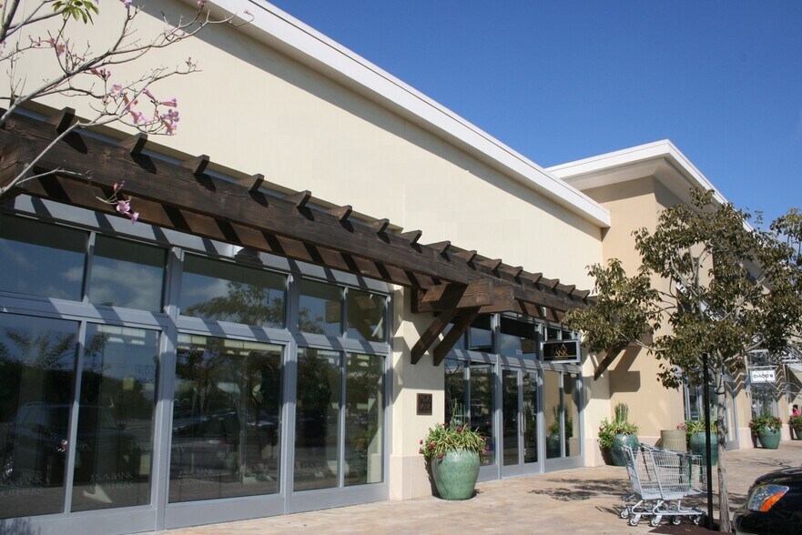 12235 Seal Beach Blvd, Seal Beach, CA à louer - Photo principale – Image 1 sur 12
