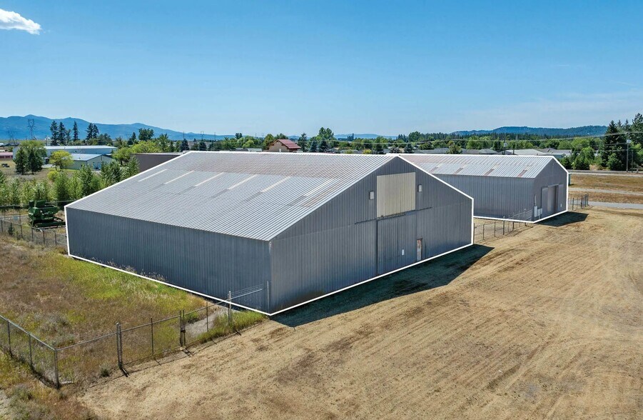 7880 & 7836 W Boekel Rd portefeuille de 2 biens à vendre sur LoopNet.fr - Photo de l’immeuble – Image 1 sur 15