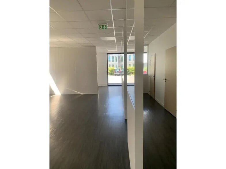 Bureau dans Saint-Denis à louer - Photo intérieure – Image 3 sur 5
