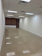 6658 Ridge Rd, Port Richey, FL à louer Photo intérieure– Image 2 sur 5