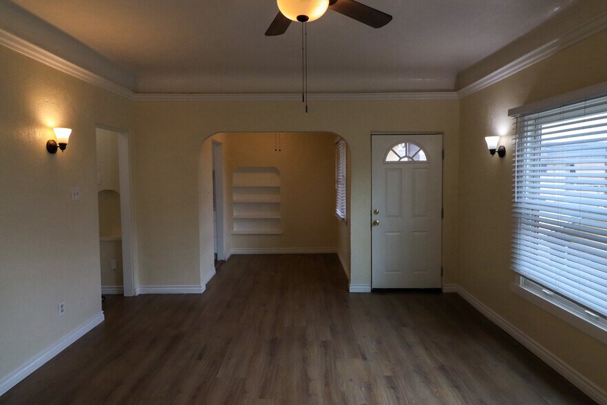 921 N Lacy St, Santa Ana, CA à vendre - Photo intérieure – Image 3 sur 38