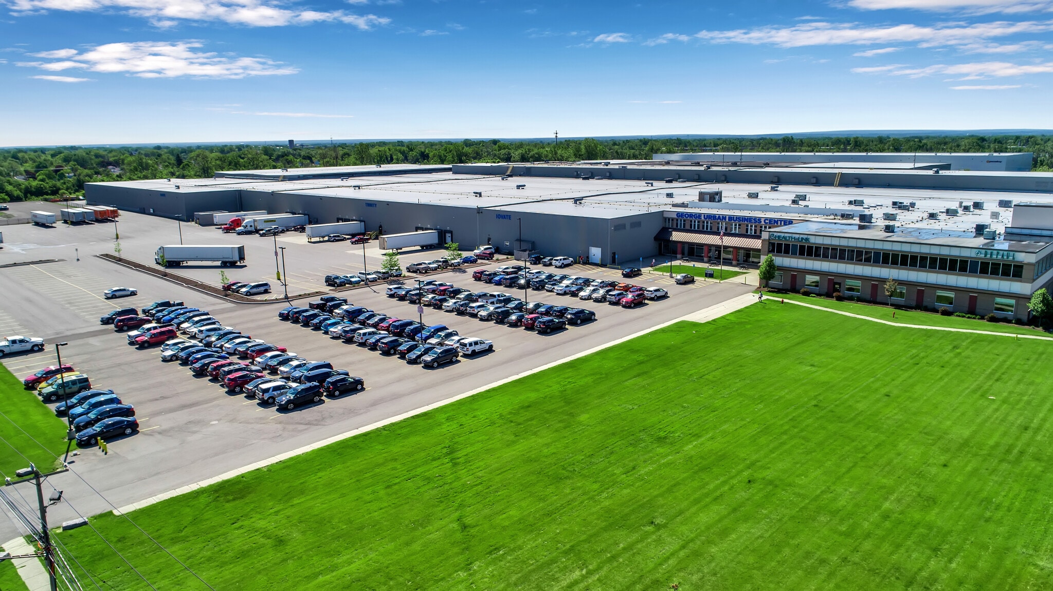 2475 George Urban Blvd, Depew, NY à louer Photo principale– Image 1 sur 5