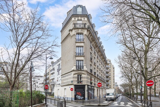 Plus de détails pour 18 Rue Leibniz, Paris - Bureau à vendre